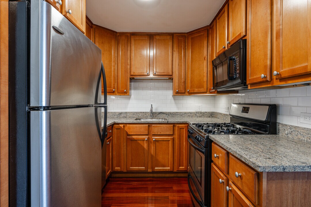 7520 W Grand Ave in Elmwood Park, IL - Foto de edificio