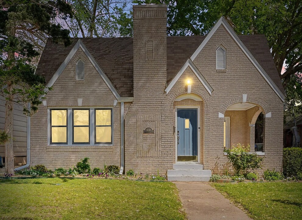 1235 S Atlanta Pl in Tulsa, OK - Building Photo