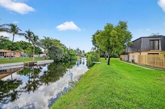 2368 Waterside Dr in Lake Worth Beach, FL - Building Photo - Building Photo