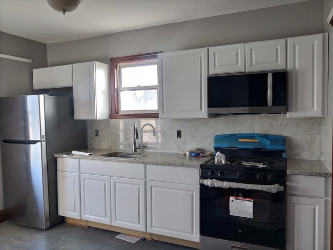 233 Pope St, Unit Apartment 2