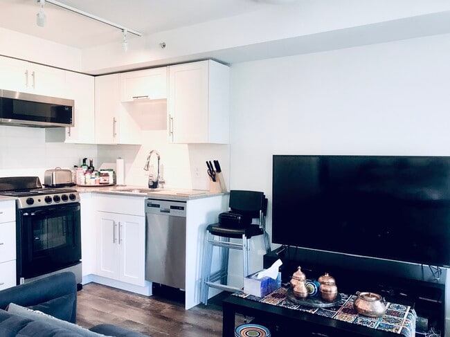 property at 1534 Henshaw Ln