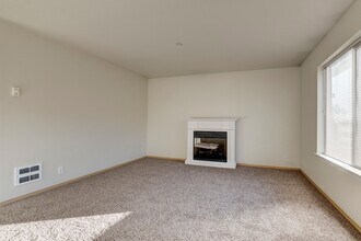 1670 SW Mulberry Pl in Oak Harbor, WA - Building Photo - Building Photo