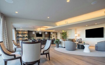 165 Cambridgepark Dr in Cambridge, MA - Foto de edificio - Building Photo