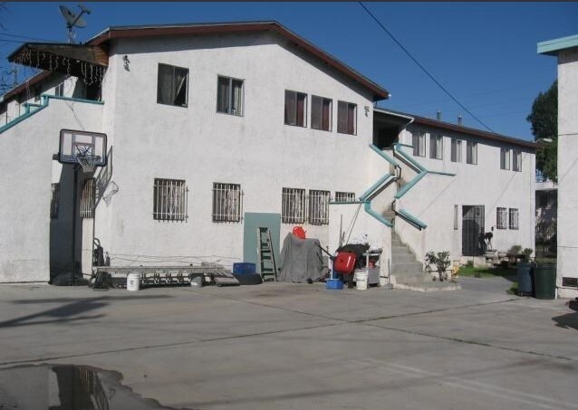 10003-10007 Grape St in Los Angeles, CA - Foto de edificio - Building Photo