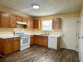 655 Baron Dr in Monroe, GA - Building Photo - Building Photo