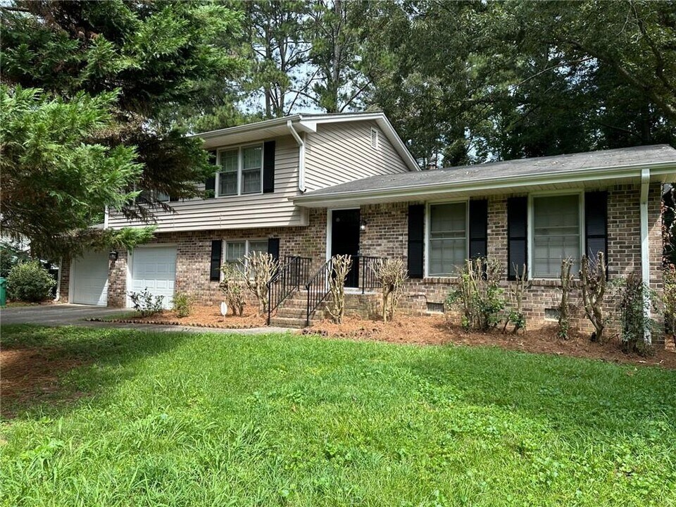 5314 Omalley Ln in Stone Mountain, GA - Building Photo