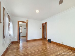 879 19th Ave SE in Minneapolis, MN - Building Photo - Building Photo