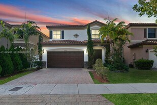 8878 W 33rd Ave in Hialeah, FL - Building Photo