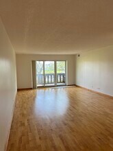 13200 W Heiden Cir, Unit 2212 in Lake Bluff, IL - Foto de edificio - Building Photo