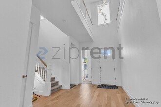 16056 NW Ridgeline St in Portland, OR - Building Photo - Building Photo