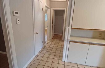 1342 Spring Lawn Ave in Cincinnati, OH - Building Photo - Building Photo