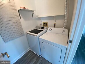 3500 Lochearn Ct in Pasadena, MD - Building Photo - Building Photo