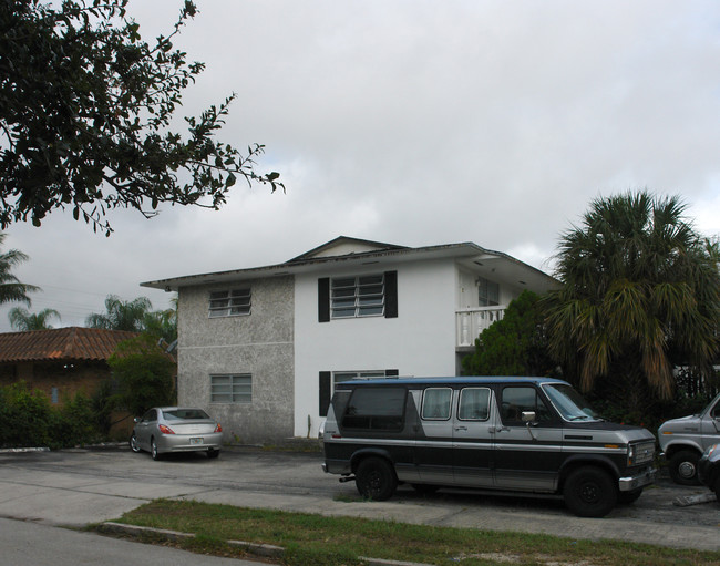 2025 Madison St in Hollywood, FL - Building Photo - Building Photo