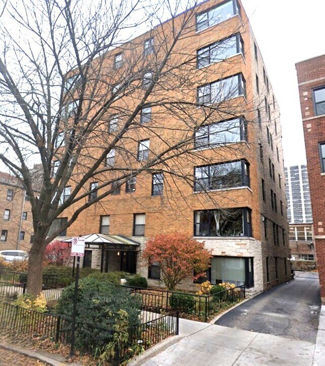 525 W Aldine Ave in Chicago, IL - Building Photo