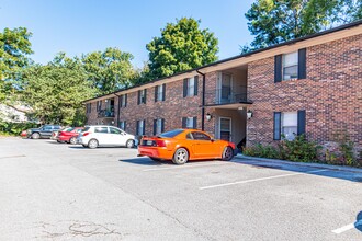 Conner Apartments in Knoxville, TN - Foto de edificio - Building Photo