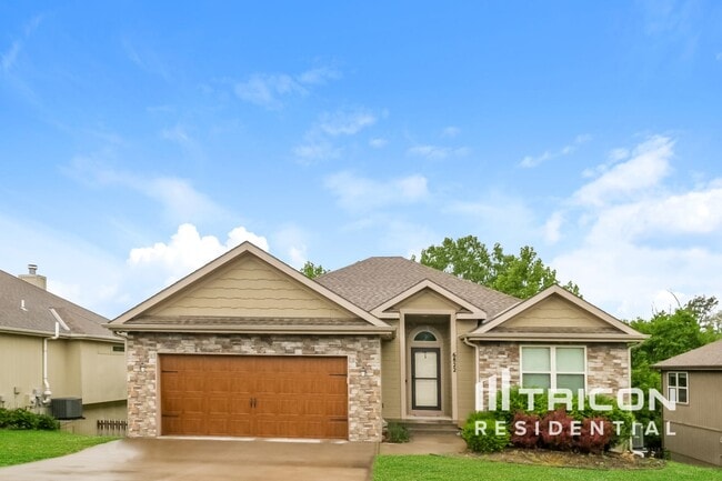 property at 6822 N Pontiac Ave