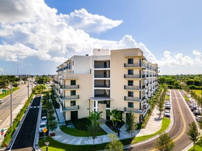 Fair Oaks in Homestead, FL - Building Photo - Building Photo