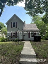 1217 Oak St in Beloit, WI - Building Photo