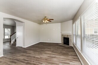 111 Eagle Vail in San Antonio, TX - Building Photo - Building Photo