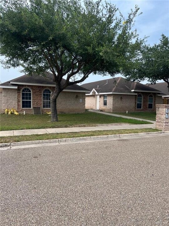 2515 Salvatierra Ave in Edinburg, TX - Building Photo