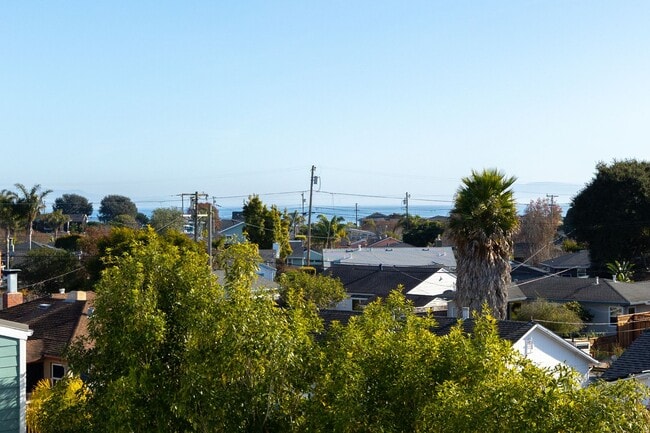 1066 41st Ave in Capitola, CA - Building Photo - Building Photo
