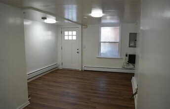 40 Van Reypen St in Jersey City, NJ - Building Photo - Building Photo