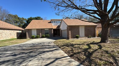 5602 Timber Shade in San Antonio, TX - Building Photo - Building Photo