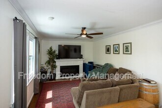 6197 Edwards Dr in Broad Run, VA - Building Photo - Building Photo