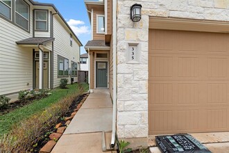 335 Biltmore Loop in Montgomery, TX - Building Photo - Building Photo