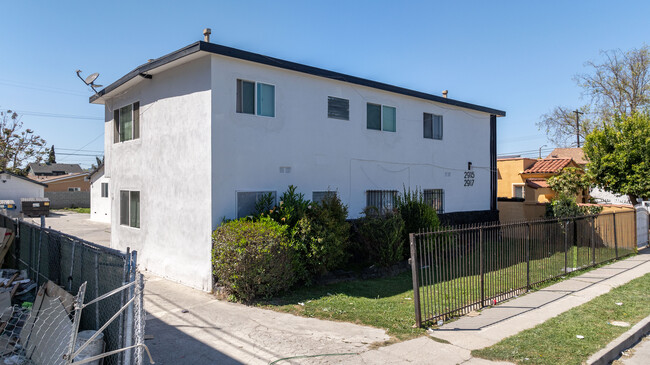 2915 S Burnside Ave in Los Angeles, CA - Building Photo - Building Photo