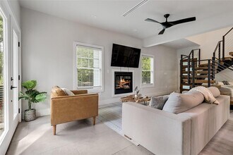 1111 W Annie St in Austin, TX - Building Photo - Building Photo