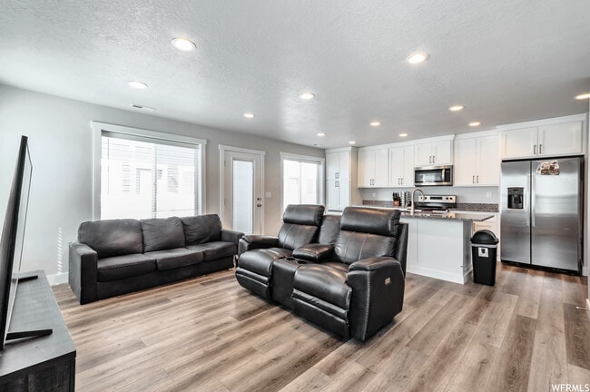 2782 W 4140 S in Roy, UT - Building Photo - Building Photo