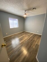 8881 E Rose Tree St, Unit East Room in Tucson, AZ - Foto de edificio - Building Photo