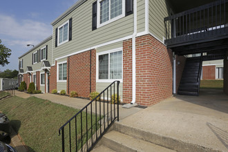 Hillcrest Townhomes in Spartanburg, SC - Building Photo - Building Photo