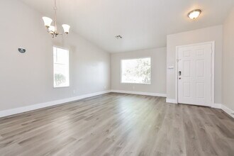 3015 W Hammer Ln in North Las Vegas, NV - Building Photo - Building Photo