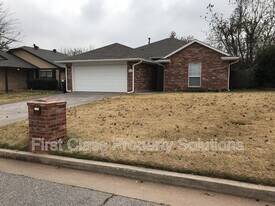 12306 SW 13th St in Yukon, OK - Building Photo