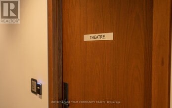 7895 Jane St in Vaughan, ON - Building Photo - Building Photo