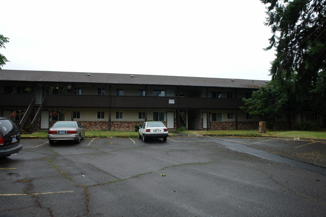 The Wedgewood Apartments in Salem, OR - Building Photo - Building Photo