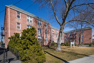 16 Main St in East Rockaway, NY - Building Photo - Building Photo