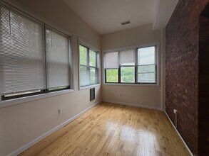 165 Winthrop Rd, Unit 6 in Brookline, MA - Building Photo - Building Photo