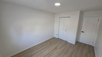 6 Clifton St in Moncton, NB - Building Photo - Building Photo