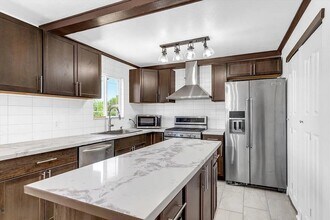 1340 Rayburn Dr in Reno, NV - Building Photo - Building Photo