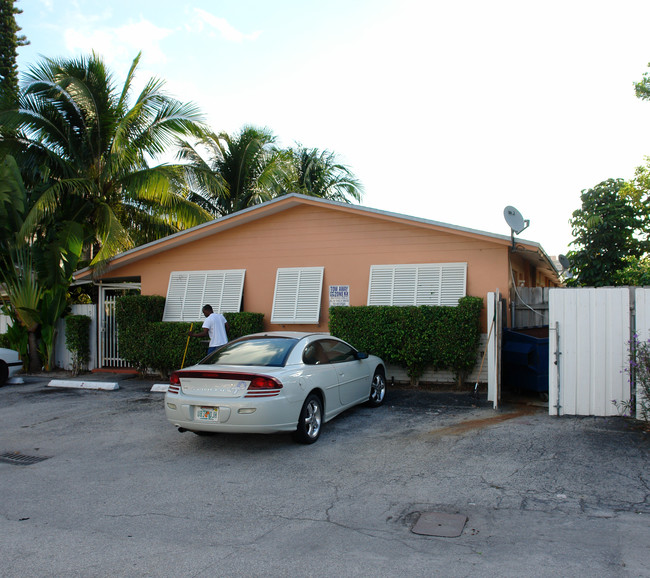 1020 NE 17th Way in Fort Lauderdale, FL - Building Photo - Building Photo