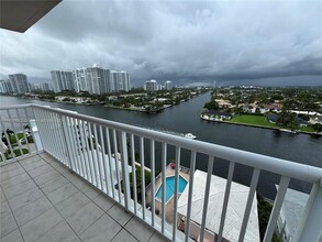 3161 S Ocean Dr, Unit OVER SIZED INTERCOASTAL V in Hallandale Beach, FL - Foto de edificio - Building Photo