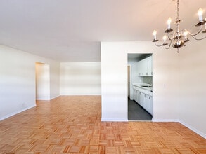 Reedaire Court Apartments in Whitby, ON - Building Photo - Building Photo