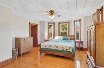 62 Maple St, Unit Upper Level in Duplex in Easthampton, MA - Building Photo - Building Photo