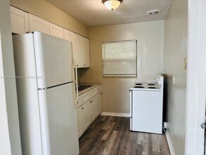 627 Washington Ave-Unit -A in Lake Wales, FL - Building Photo - Building Photo