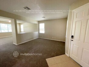 2404 Spring Hollow Loop in Wesley Chapel, FL - Foto de edificio - Building Photo