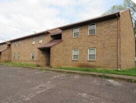 1590 Illinois Rd in Radcliff, KY - Building Photo