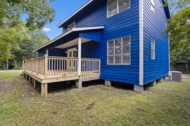 4128 Idywood Ave in Moss Point, MS - Building Photo - Building Photo